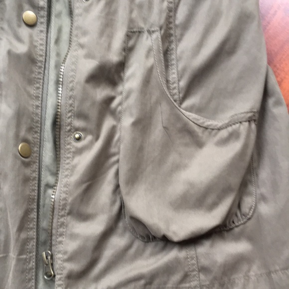 Green jacket - Picture 2 of 4